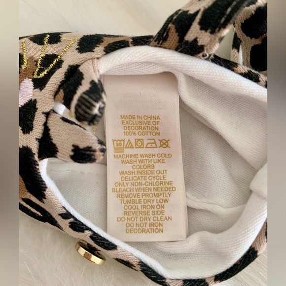 NWOT! Kate Spade ♠️ Baby Hat & Crib Shoe Set 🐆 - Picture 8 of 10
